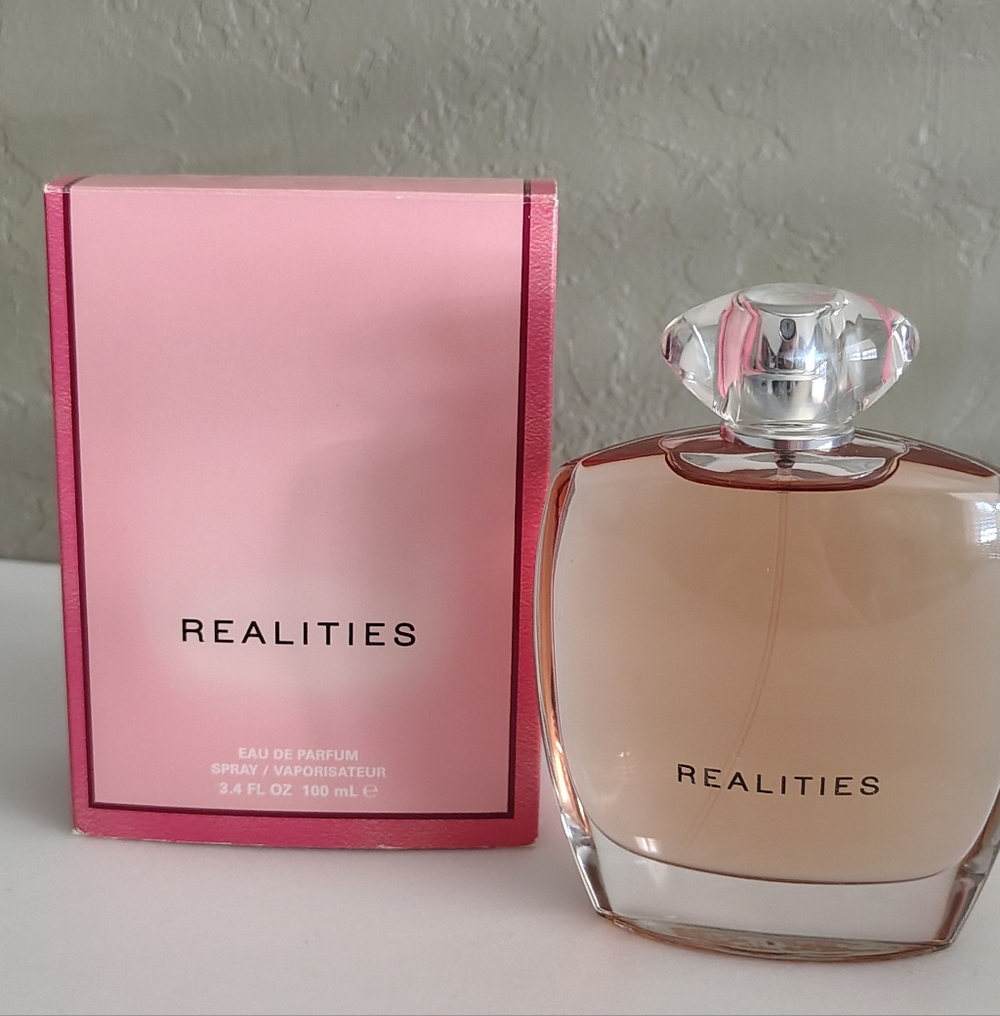Realities Eau de Parfum Spray Liz Claiborne